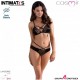 Lara · Bikini llamativo · Casmir